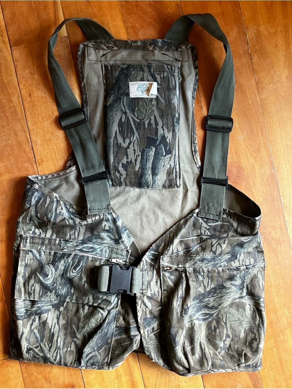 Mossy Oak Realtree Camo Hunting Vest in Olive and Brown